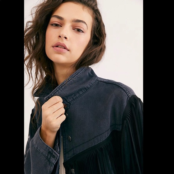 Free People Size Small After Hours Fringe Denim Jacket Black
Fits like a medium - Picture 4 of 7